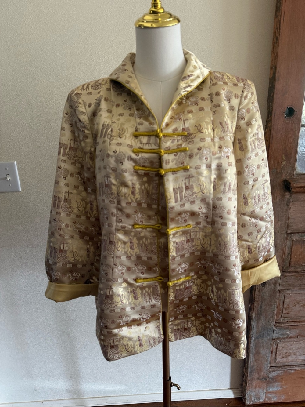 Gold-Patterned Satin Mandarin Collar Jacket
